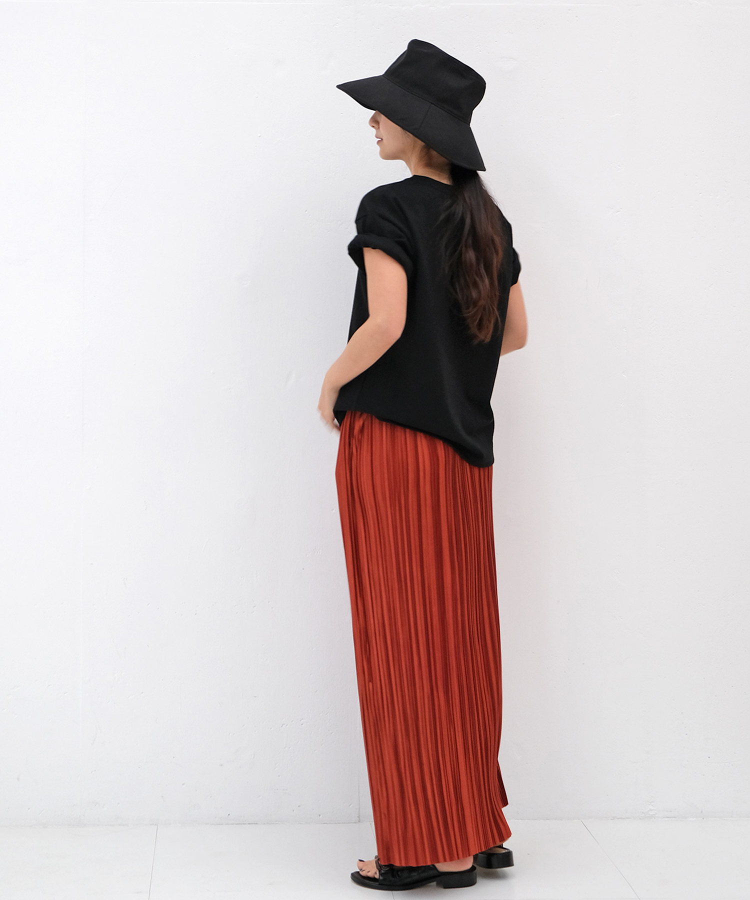 ベーシッククルーネックTシャツ