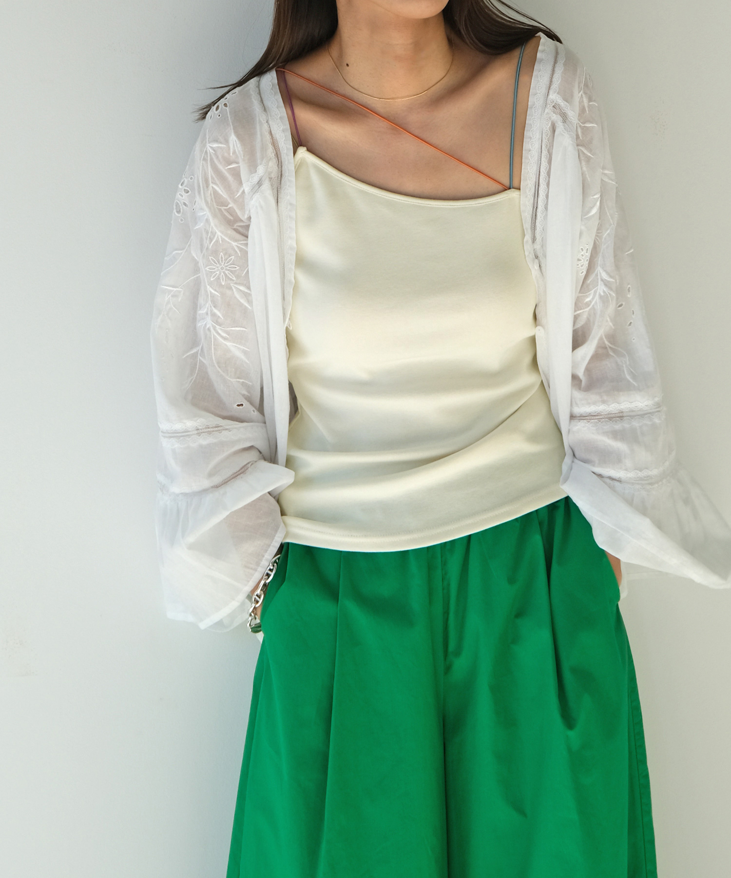 カップインランダムカラーストラップキャミソール