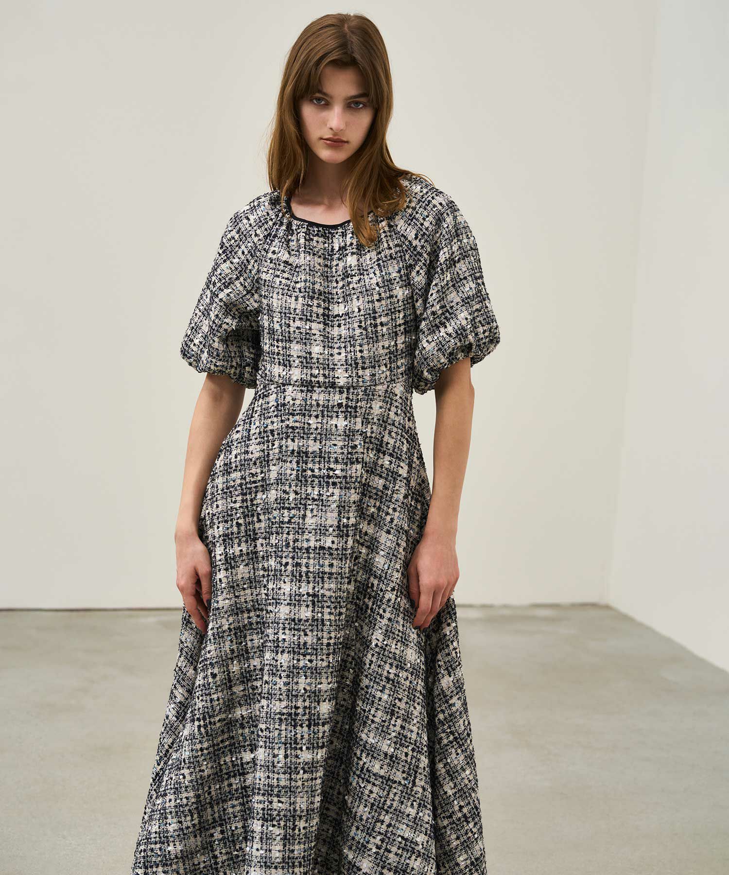 ツイードオープンバックフレアワンピース | AKTE