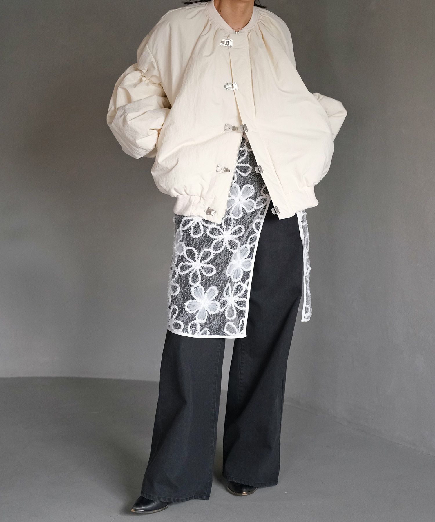 24年　インゲボルグ　タフタジャケット　袖ギャザーボリューム　ブルゾン　カメリア 24年 インゲボルグ タフタジャケット 袖ギャザーボリューム