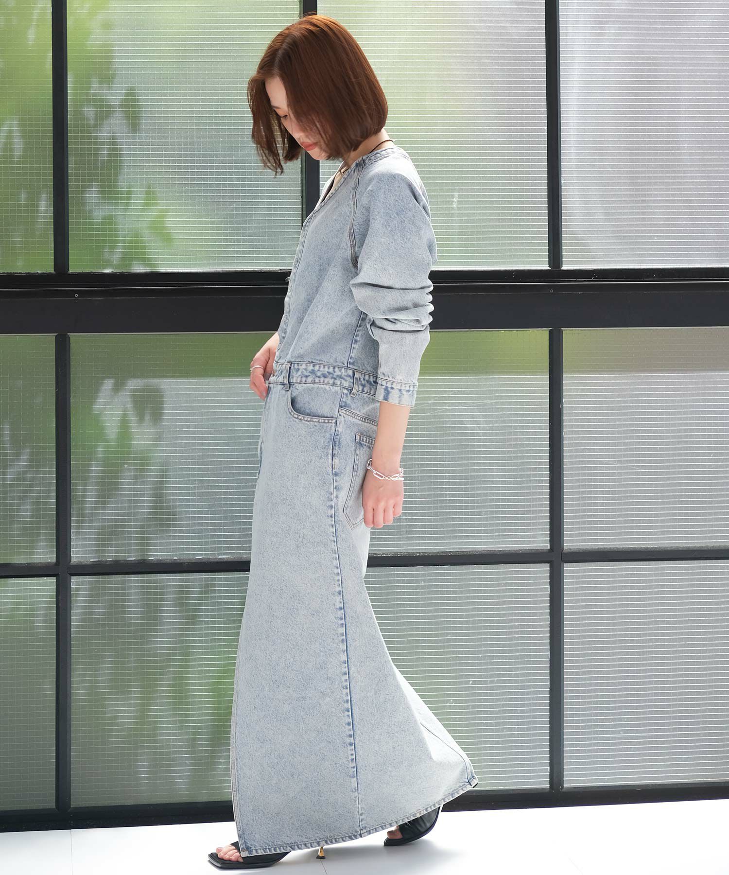 AKTE Vネックデニムドレス ライトブルー Vネックデニムドレス | AKTE