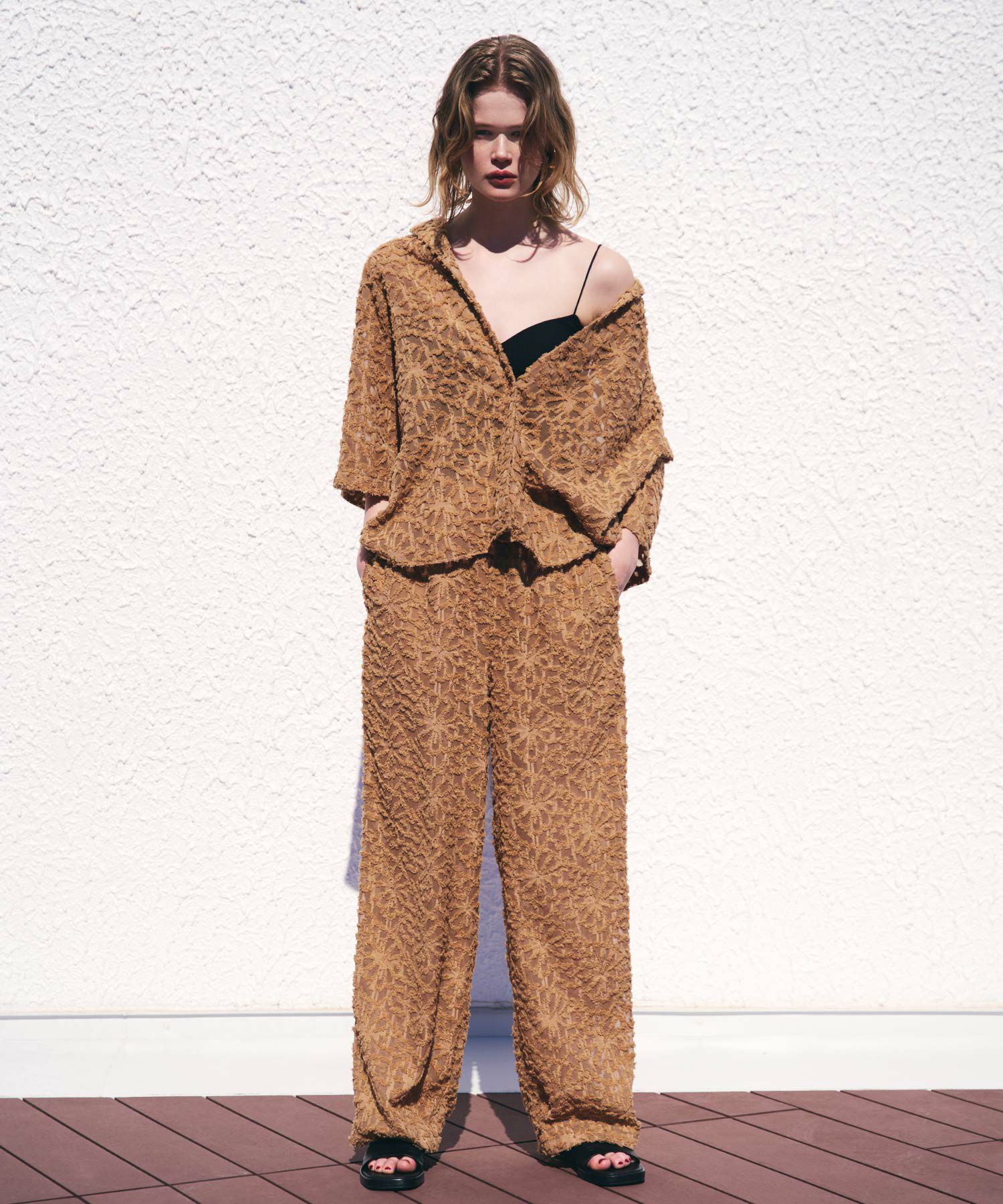 AKTE × AMPHI】ポートレートネックブラトップ | AKTE