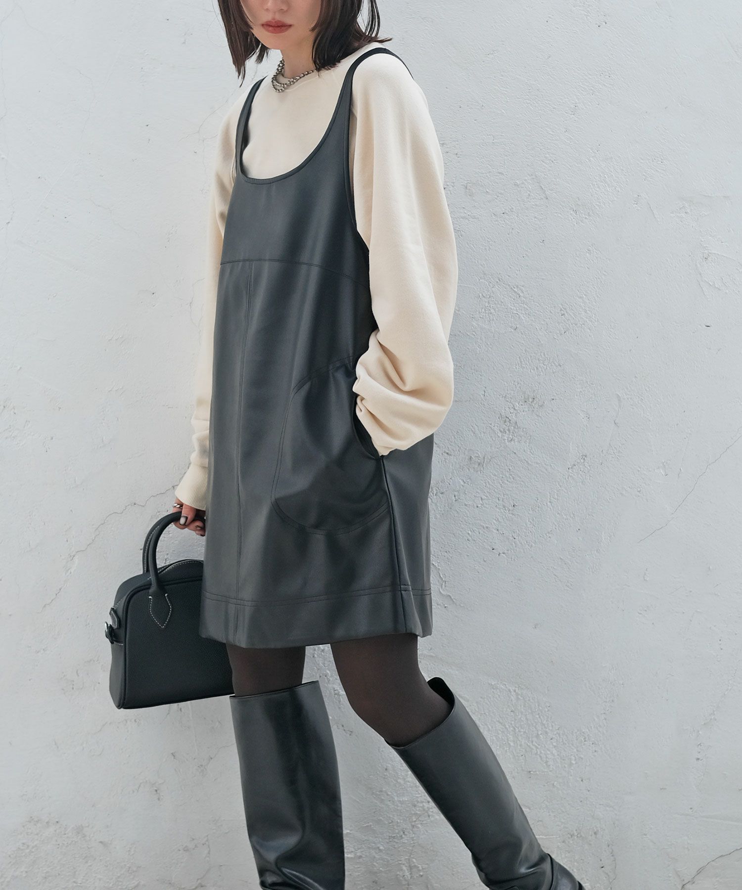 新品未使用⭐︎AKTE フェイクレザーミニワンピース フェイクレザーミニワンピース | AKTE