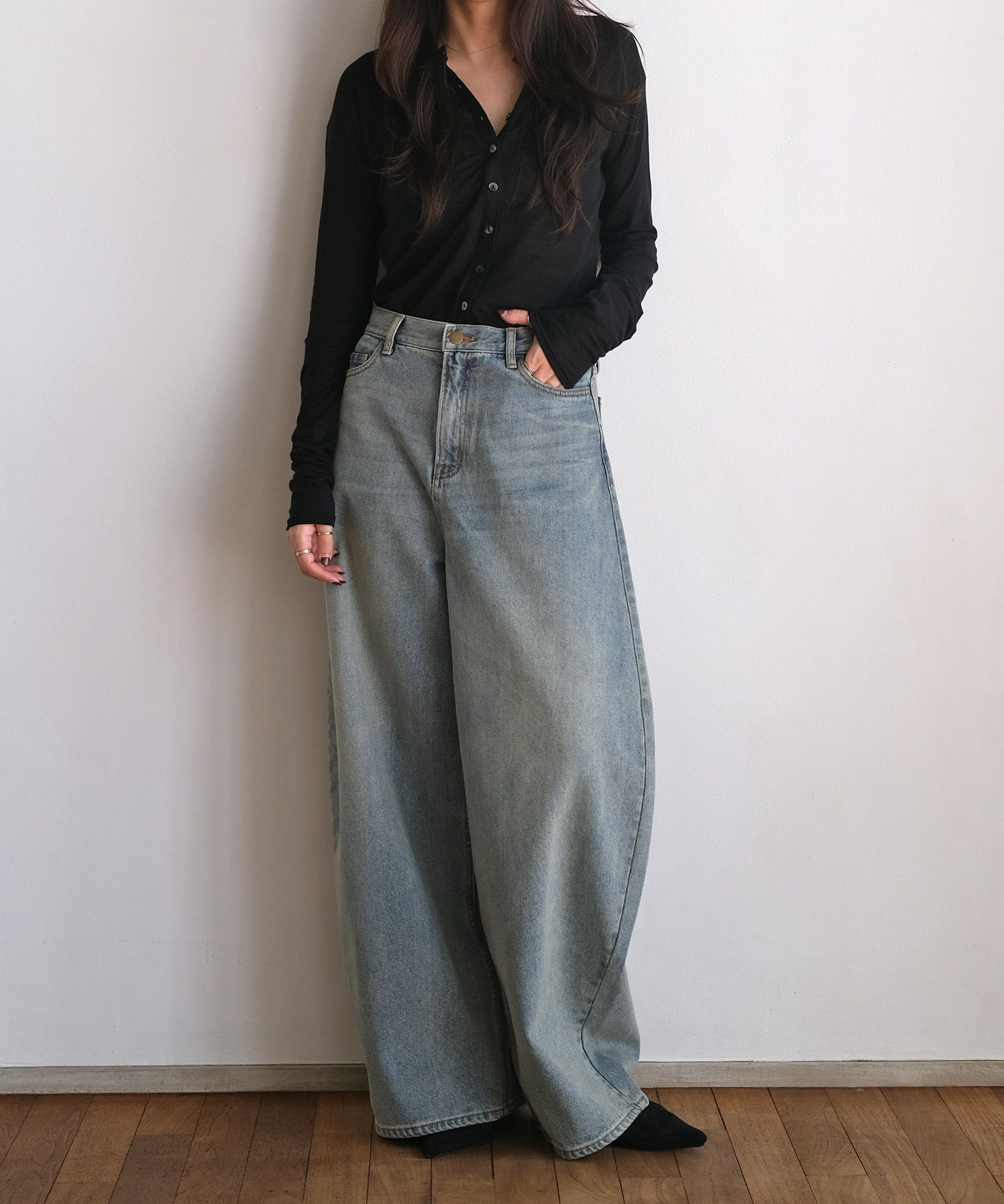 【未使用】AKTE バギートップデニムパンツ バギートップデニムパンツ | AKTE