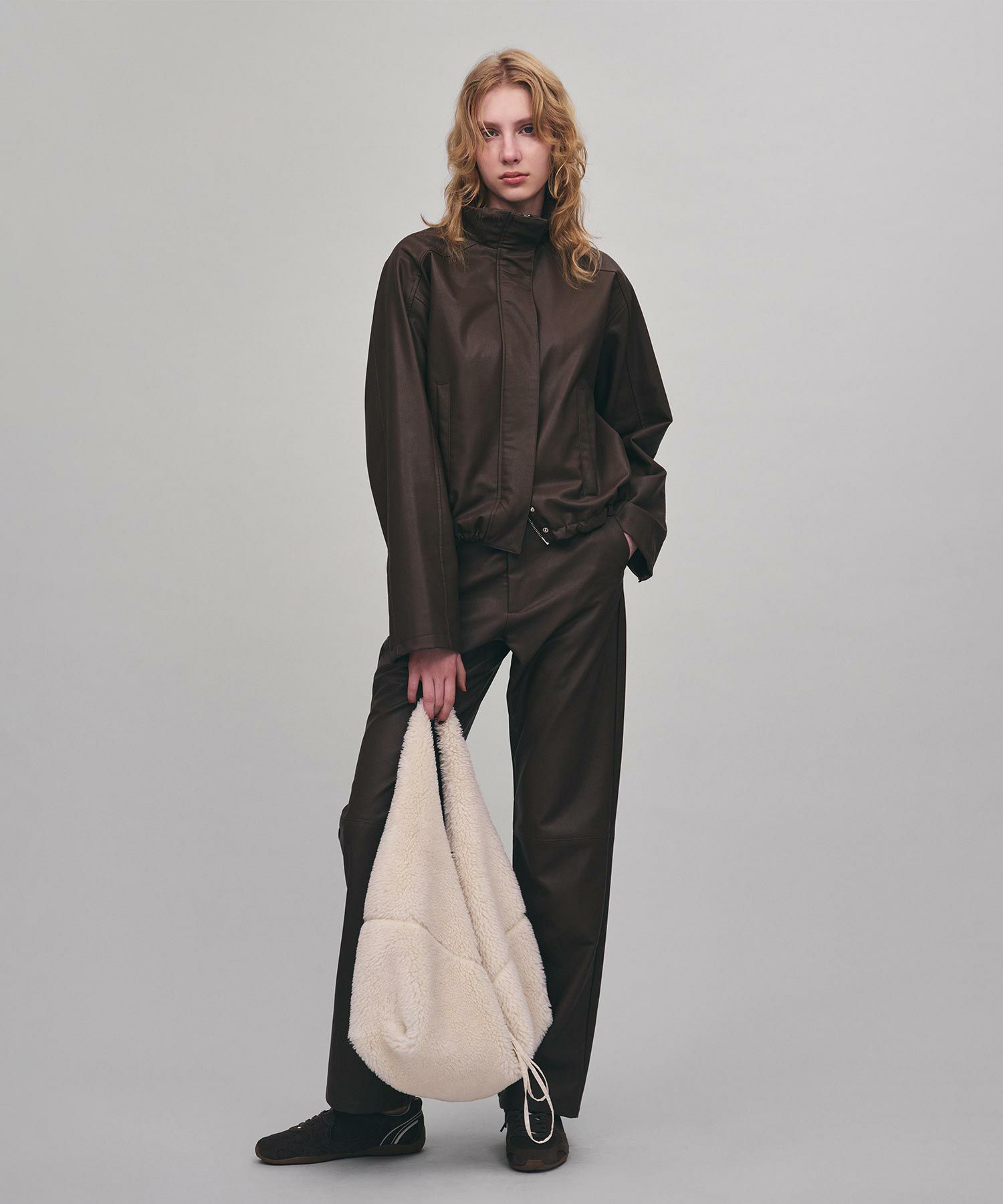 フェイクレザーパンツ | AKTE